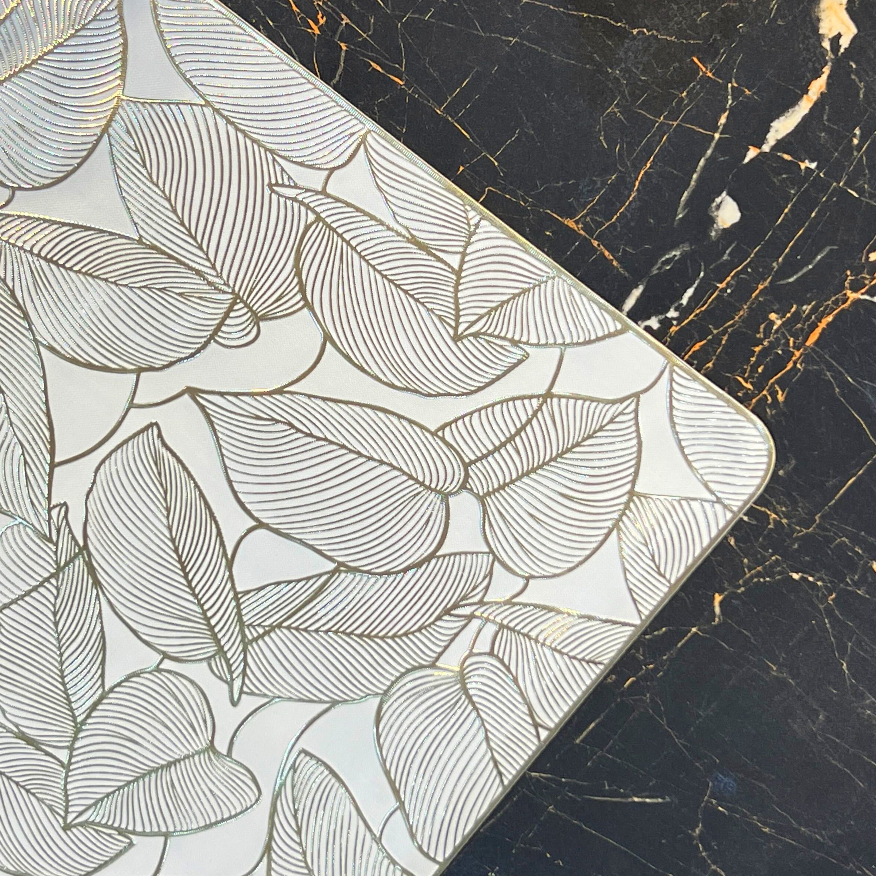 Vinyl Table Runner Classic White Leaf Style