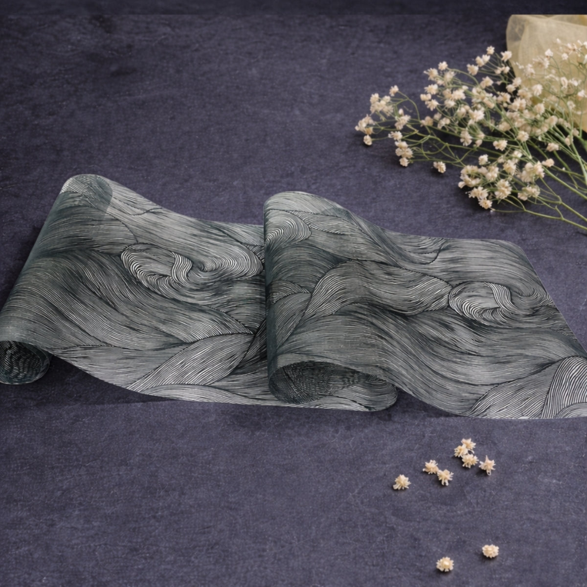 Table runner art geometry - Black color