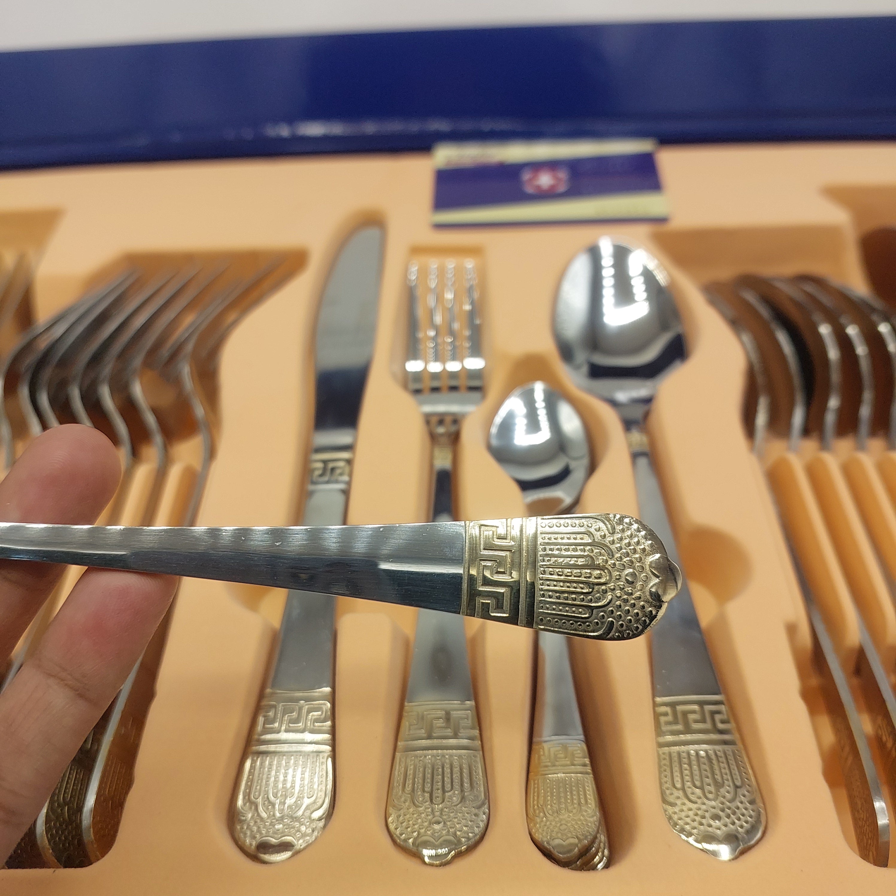 8 Persons Silver & Golden Elegant Cutlery Set 36 pcs – Qareenay Manzil