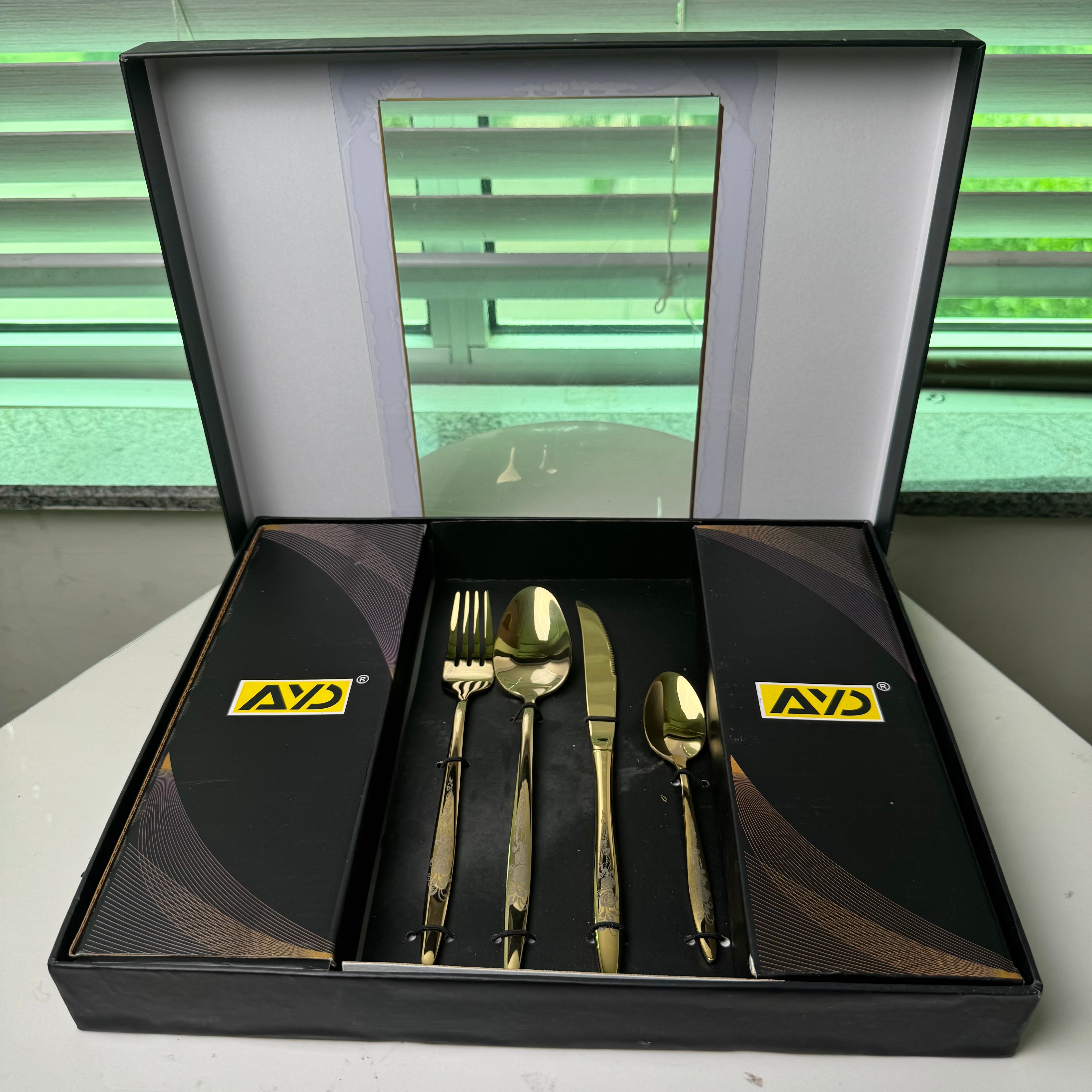 65 Grams Premium 24-Piece Golden Cutlery Set - 6 Person