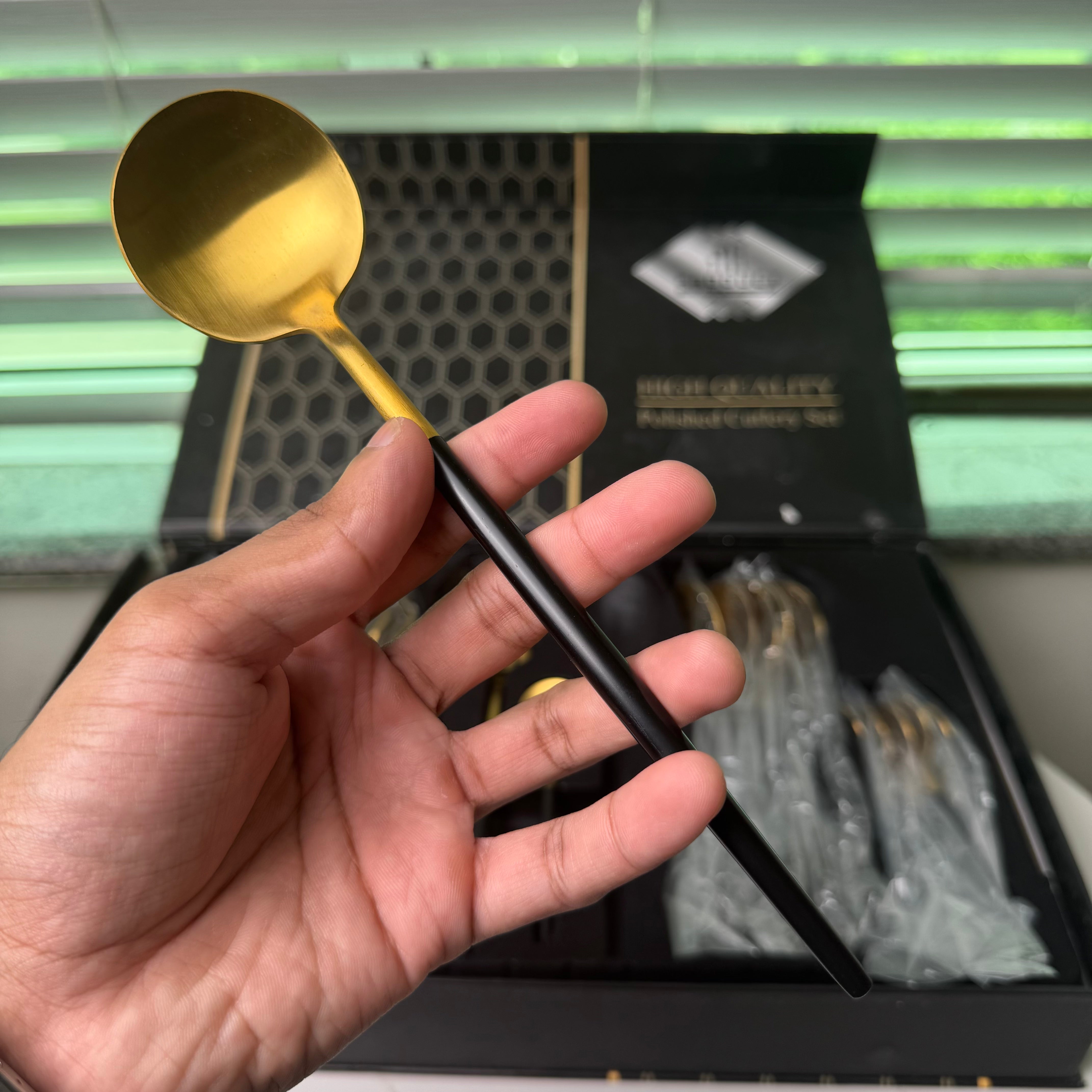 35 Grams Quality Cutlery for 6 People - 24 Piece Set - Gold & Black